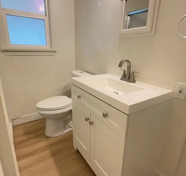 4645 Gardena Dr — Photo 12