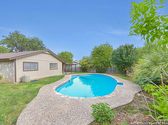 4th image of 1327 White Rock Dr