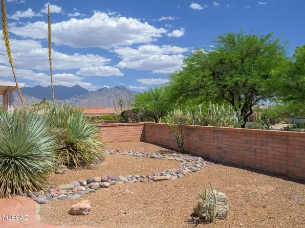 2025 W Amblemorn Dr, Green Valley, AZ 85622