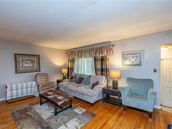 3rd image of 6389 W 54th St