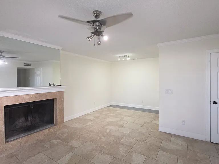 5307 W Cleveland St — Photo 4