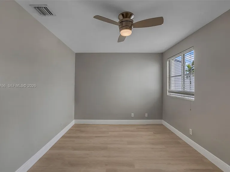 2929 SW 18th Ter — Photo 25