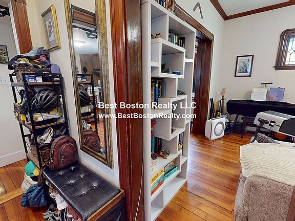 3rd image of 7 Holyoke Rd #2