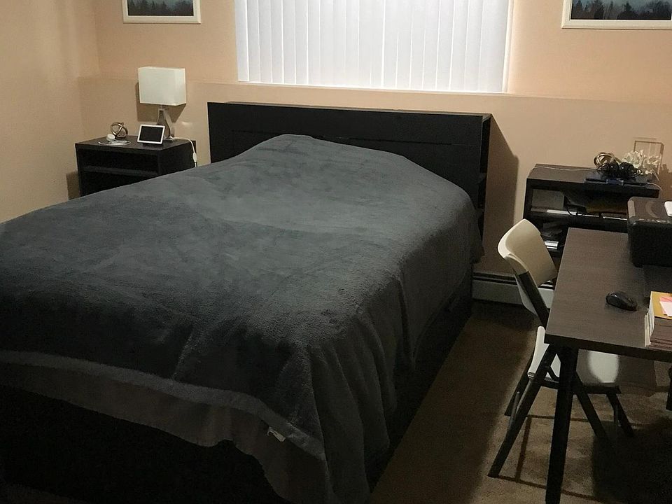 2nd image of 194 King St #1