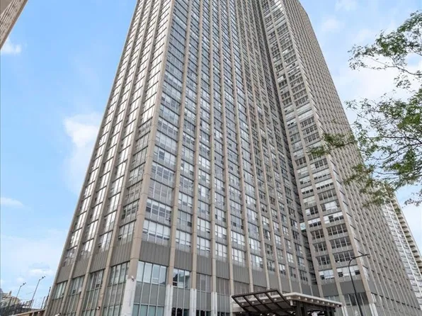 655 W Irving Park Rd APT 4003, Chicago, IL 60613