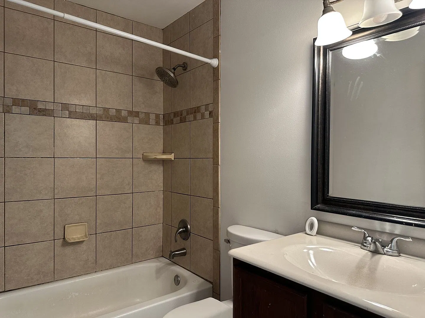 Cozy 3 BR 1-1/2 Bath Home — Photo 4