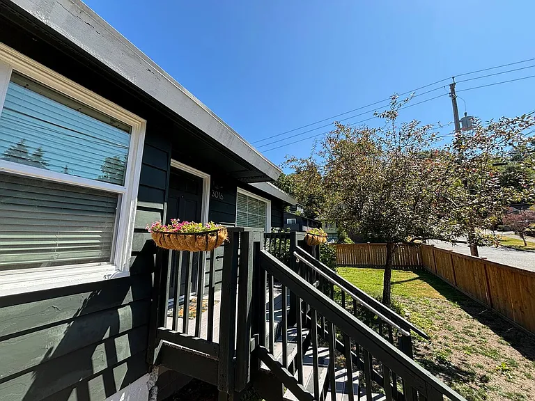 3018 E Denny Way — Photo 30