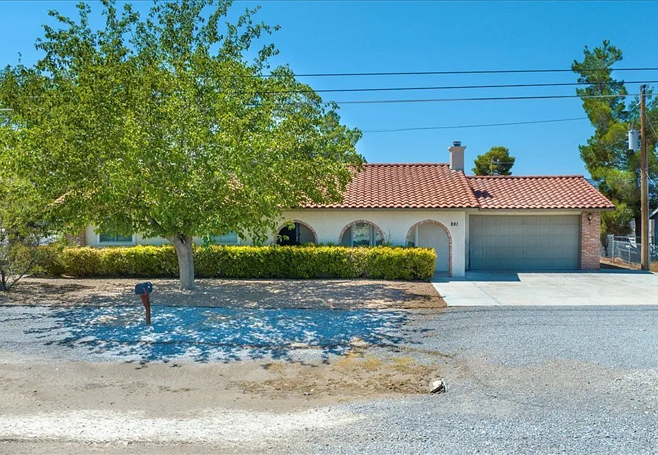 881 E Calvada Blvd