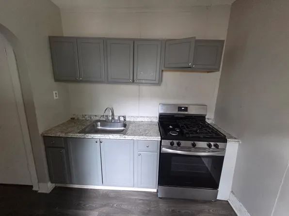 411 Barney St, Waukesha, WI 53186