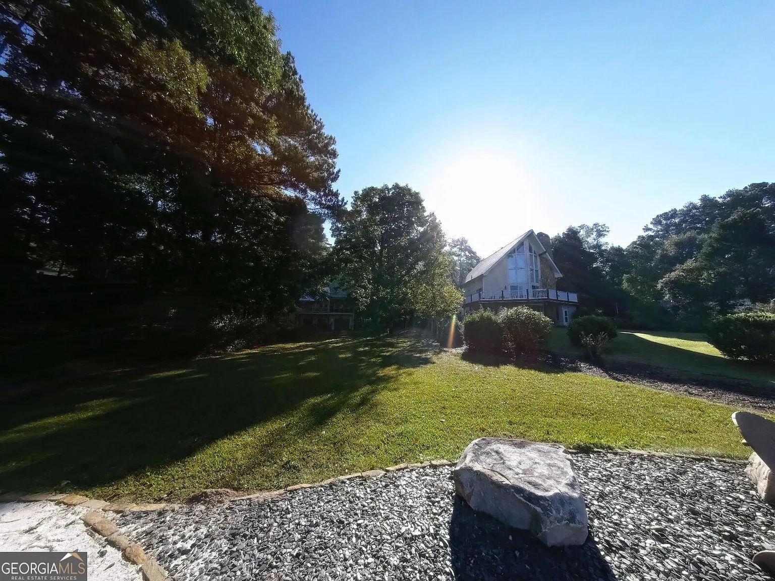 3 bed, 2.0 bath, 1518 sqft, $4,000 — Photo 3