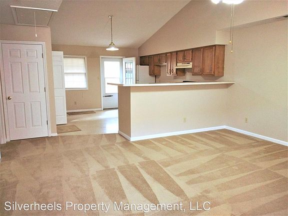 4th image of 302 Ingleside Ave APT C