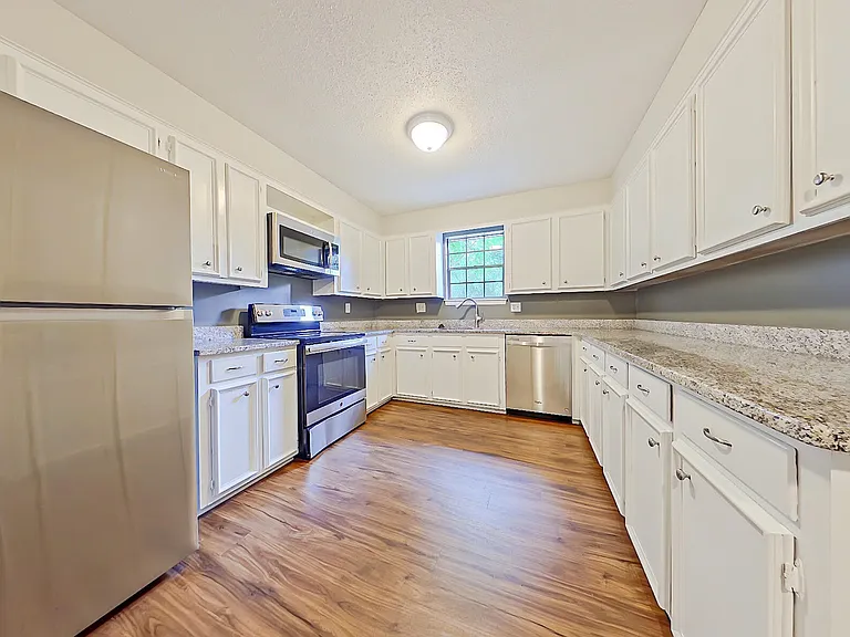 850 Brookfield Pkwy — Photo 10