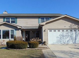 211 Eric Ave, Mount Prospect, IL 60056