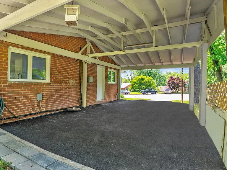 6323 Howe Pl — Photo 26