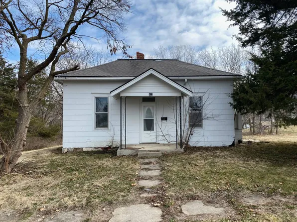 807 S 17th St, Bethany, MO 64424