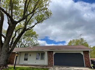 7915 S Maple Dr, Daleville, IN 47334