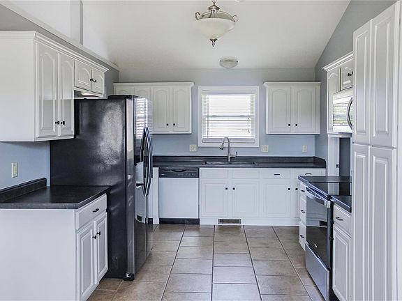 5th image of 408 Stonewall Dr