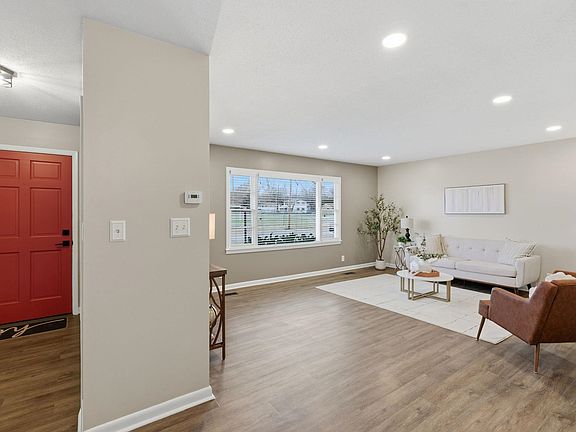 5th image of 1100 N Dunsworth Ave