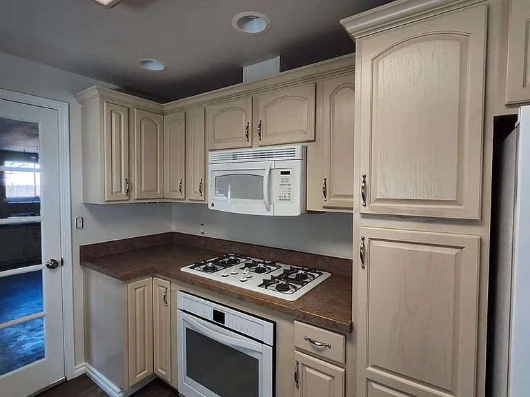 411 W 21st Pl — Photo 11