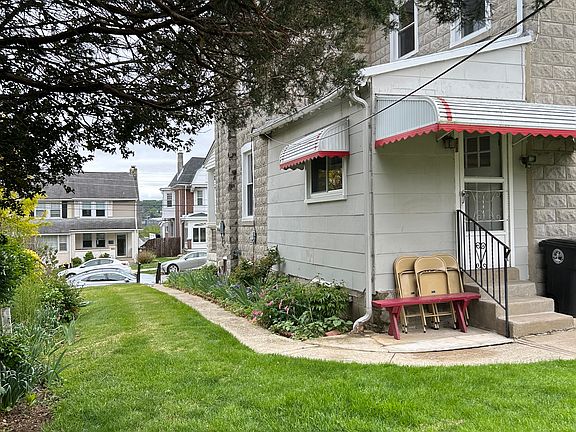 4th image of 320 E 10th Ave