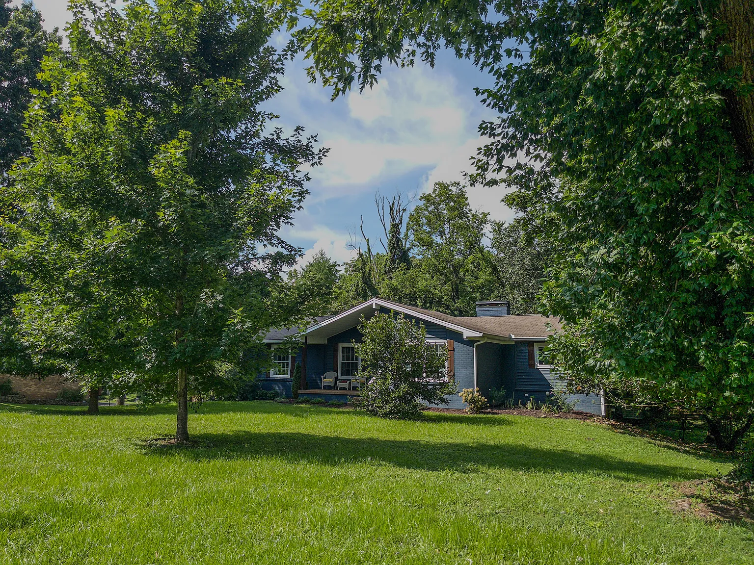 3 bed, 2273 sqft, $2,800 — Photo 3