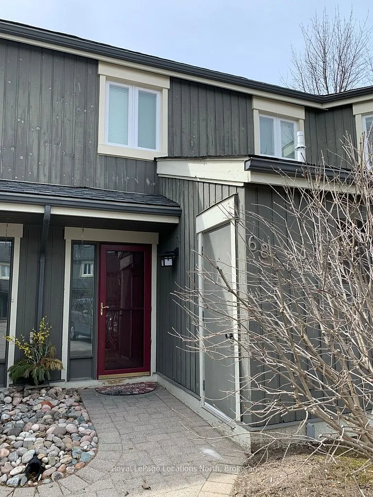149 Fairway Cres — Photo 1