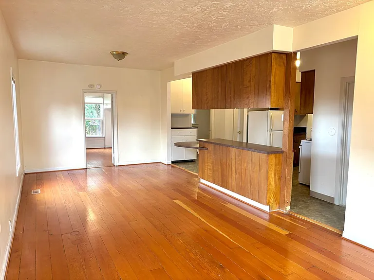1422-1424 SE Glenwood St — Photo 3