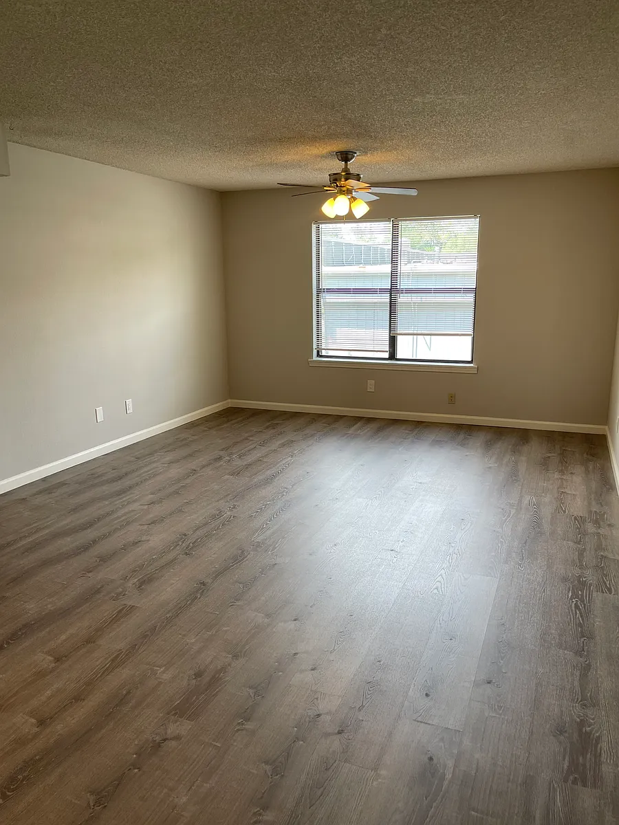 Livingroom - 230 Mount Hope Ct #9