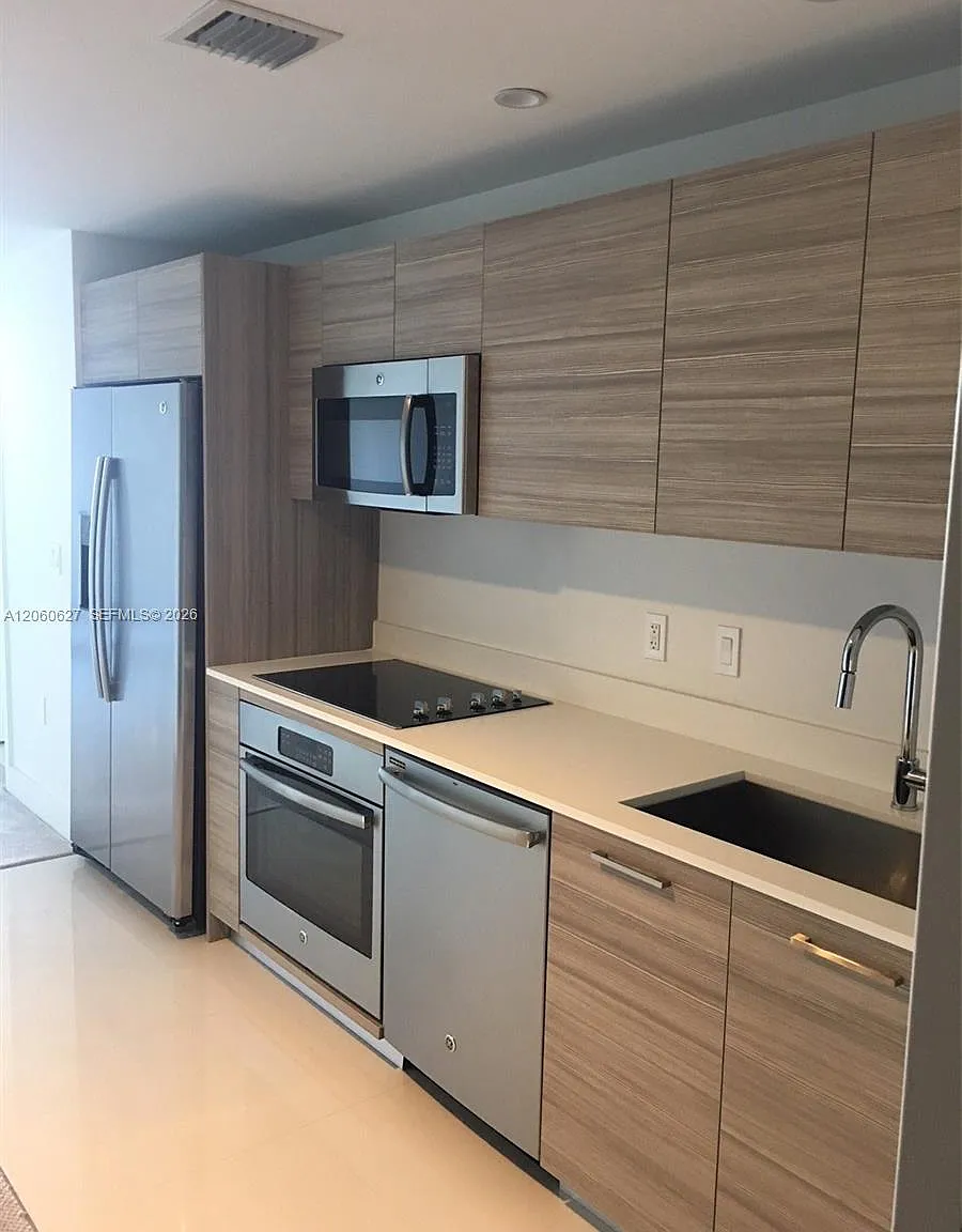 3401 Midtown Condo — Photo 2