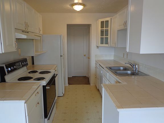 4th image of 662 Lincoln Dr