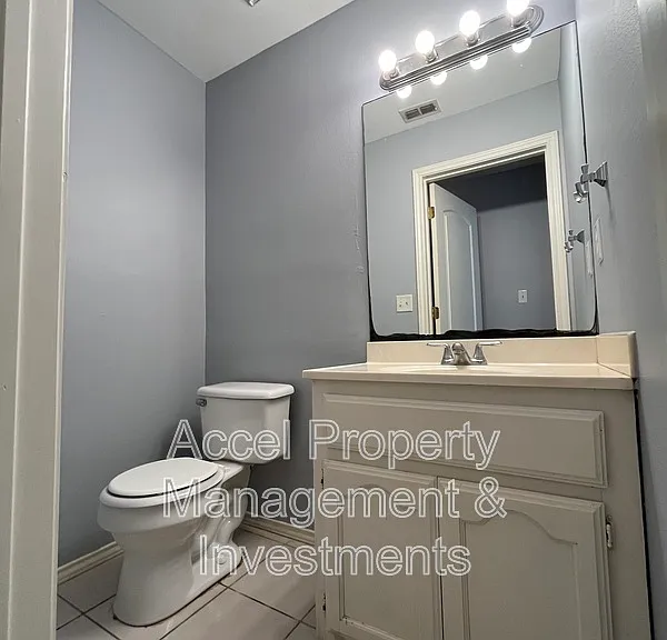 1522 W Nolana Ave #A — Photo 8