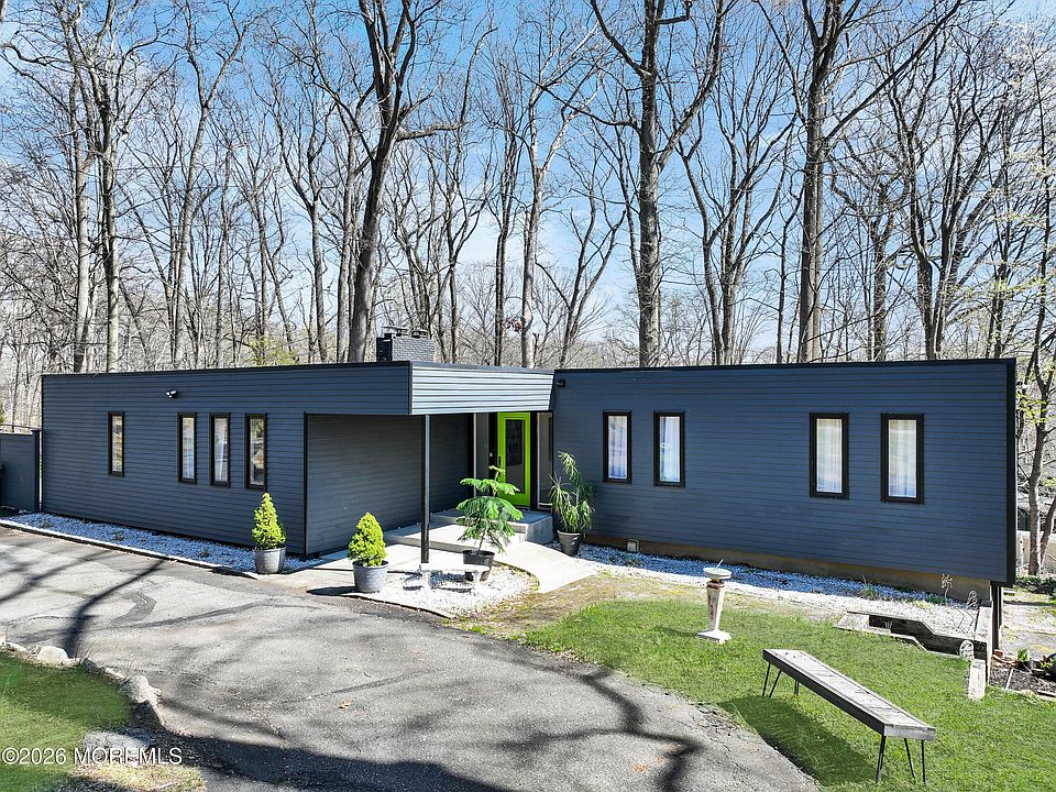 1st image of 19 W Parkway Place