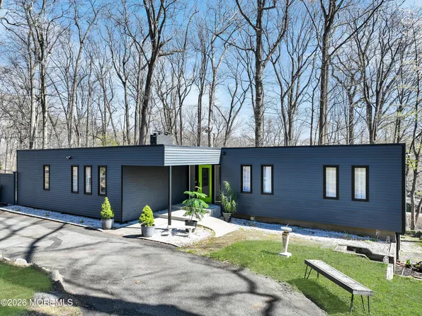 19 W Parkway Place, Holmdel, NJ 07733