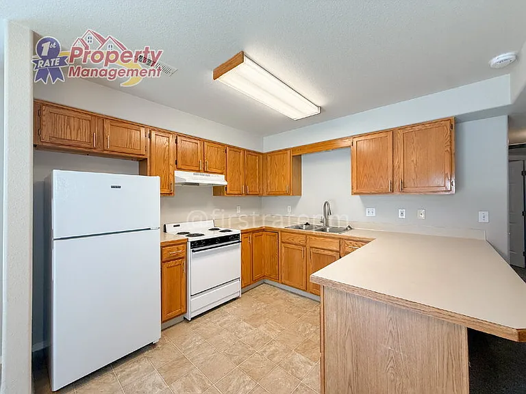 2914 W Stewart Ave #201 — Photo 11