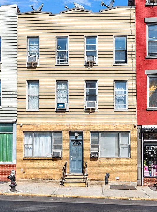 1st image of 163 Greenpoint Ave