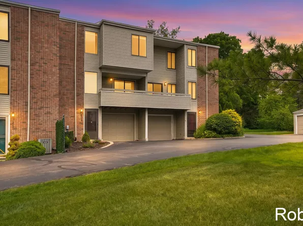6223 Acropolis Dr SE #49, Grand Rapids, MI 49546