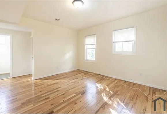 21-23 Monticello Ave #1 — Photo 4