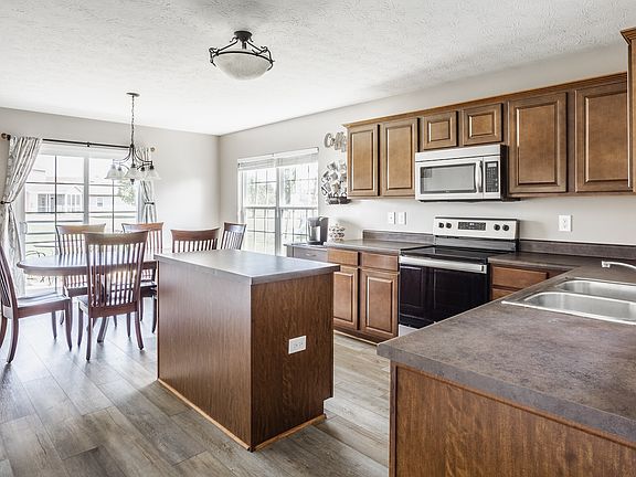 5th image of 2271 Solidago Dr