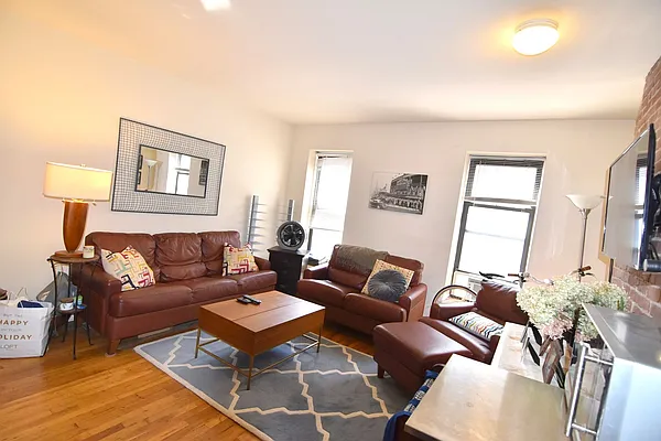 Rented by Manhattan Spaces | media 9