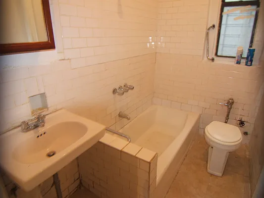 Rented by Joel Weisz, LREB | media 30