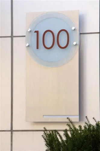 100 Photo 1