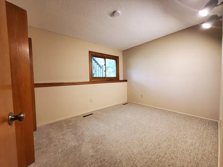 2517 Cedar Hills Dr — Photo 19