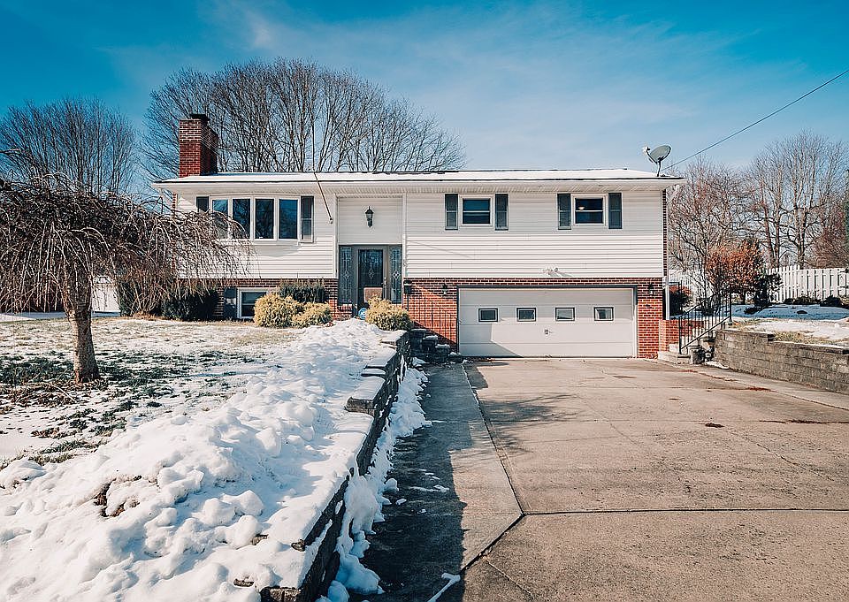 1st image of 88 Schrader Ave