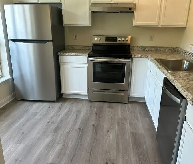 132 North Ave — Photo 1