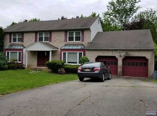 13 Warner Way, Wayne, NJ 07470