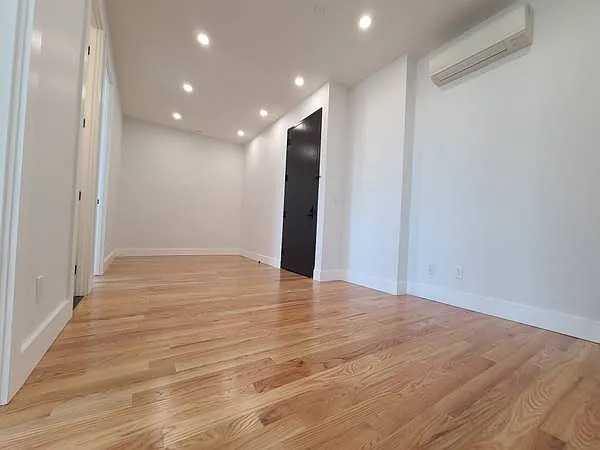 285 Graham Ave #4C — Photo 13