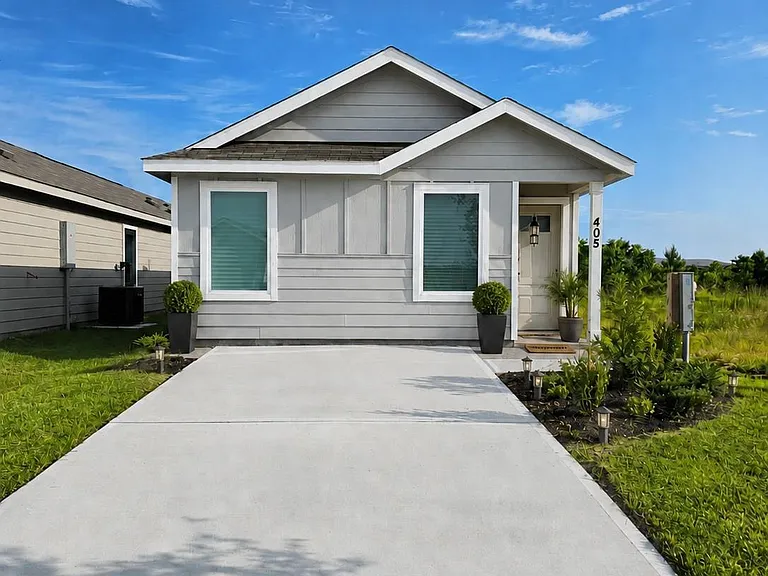 405 Road 590106 — Photo 1
