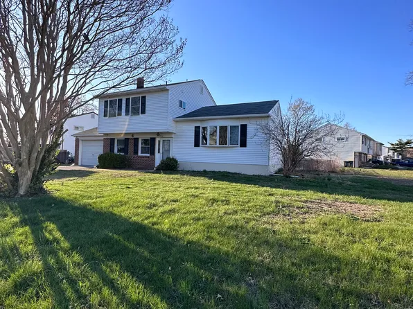1304 Yellowstone Dr, Newark, DE 19713