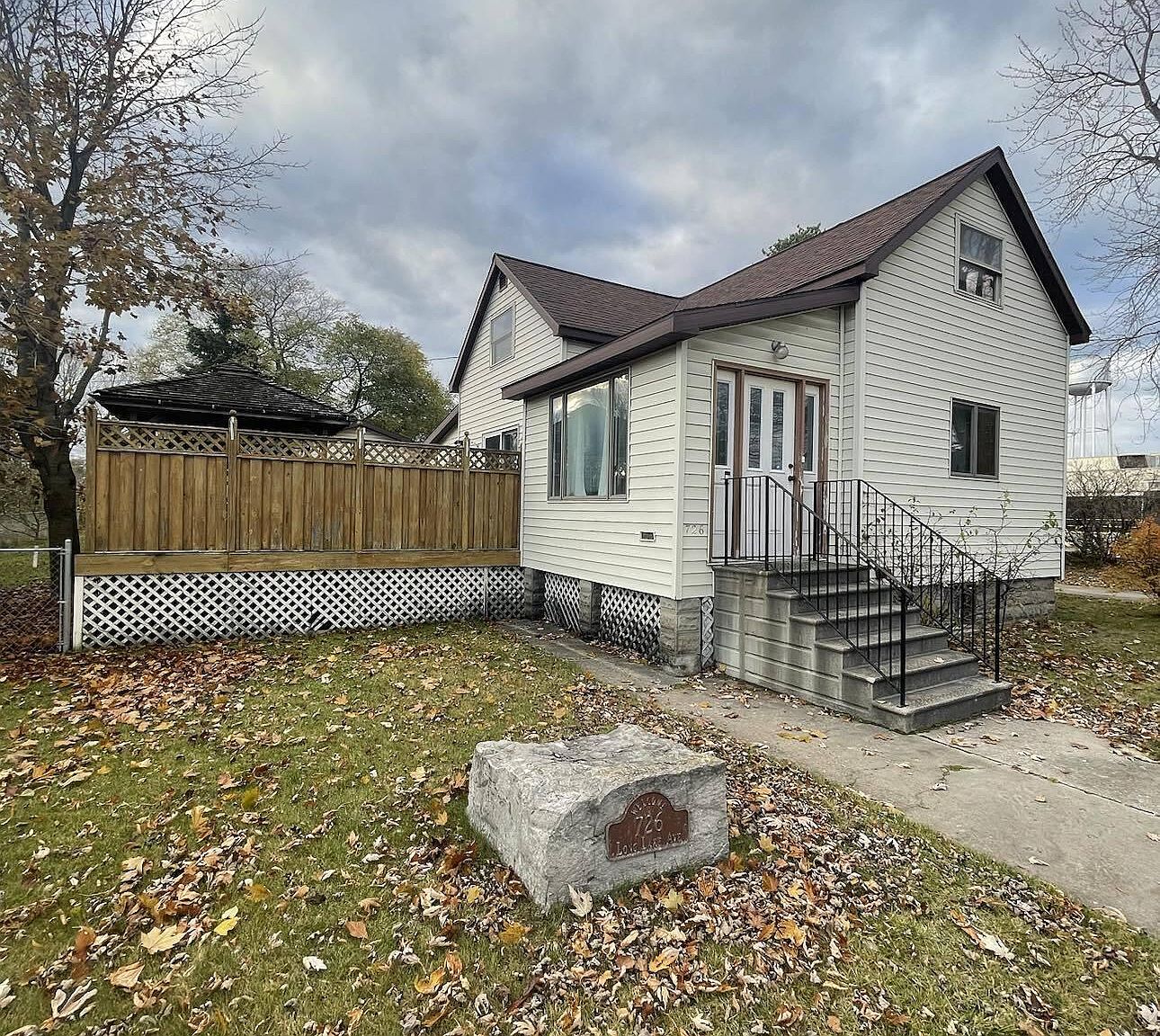 726 Long Lake Ave, Alpena, MI 49707 Zillow