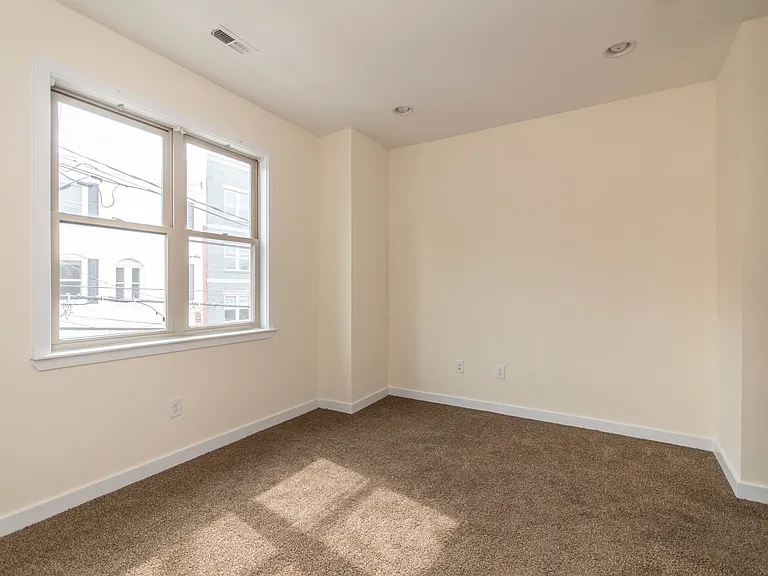 1612 N Sydenham St — Photo 20